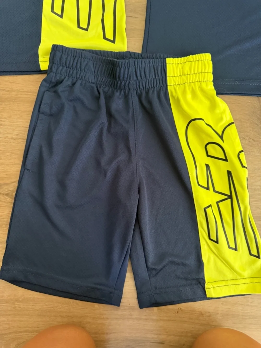 New Balance boys matching set size 8
